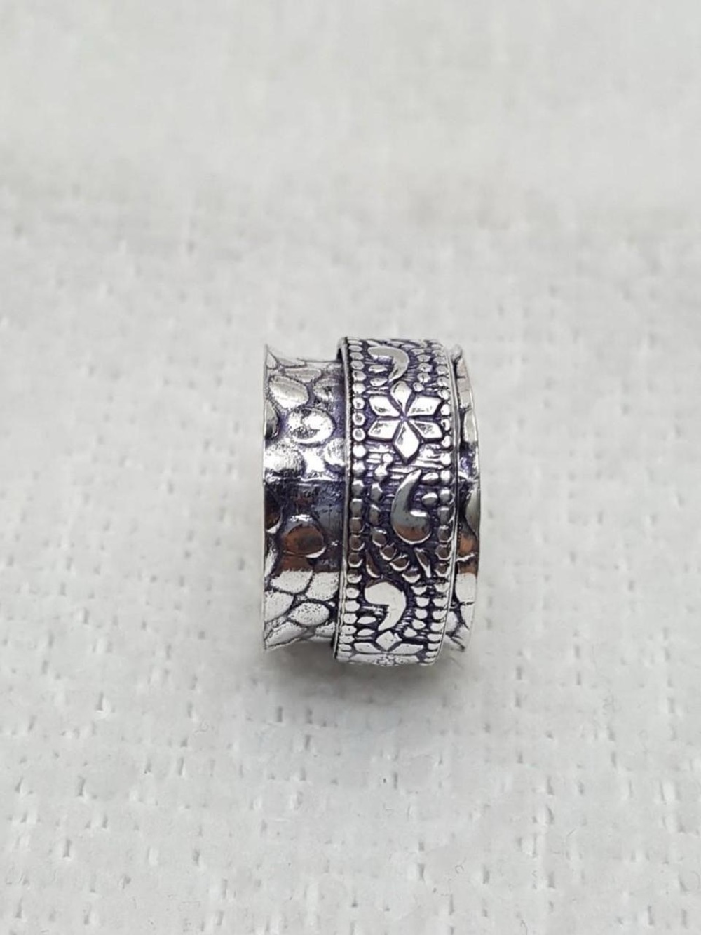 925 Silver Textured Wide Band Ring - Silver - Picture 2 of 4